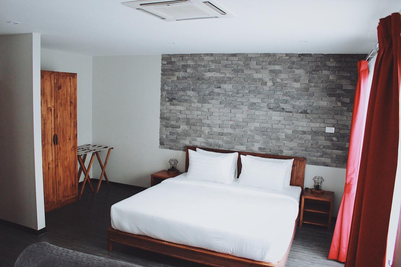 เฮนรี่ส์ โฮเทล แอนด์ แกสโตรผับ Hotel กรุงเทพมหานคร ภายนอก รูปภาพ