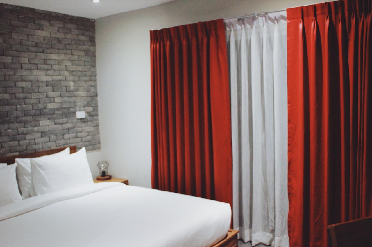 เฮนรี่ส์ โฮเทล แอนด์ แกสโตรผับ Hotel กรุงเทพมหานคร ภายนอก รูปภาพ