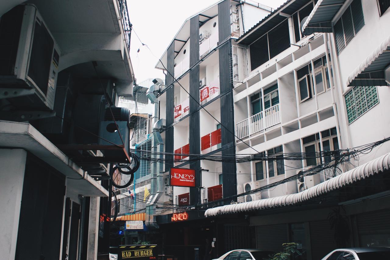เฮนรี่ส์ โฮเทล แอนด์ แกสโตรผับ Hotel กรุงเทพมหานคร ภายนอก รูปภาพ