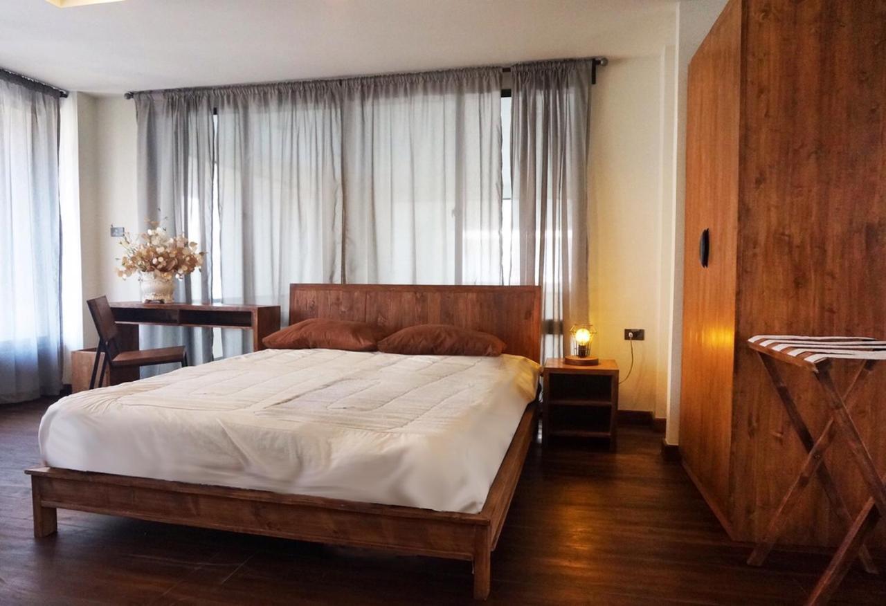 เฮนรี่ส์ โฮเทล แอนด์ แกสโตรผับ Hotel กรุงเทพมหานคร ภายนอก รูปภาพ